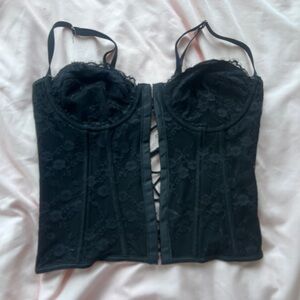 Black lace fishbone sling